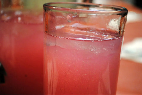 Aguas frescas caseras: 7 recetas con sabor real y sin azúcar