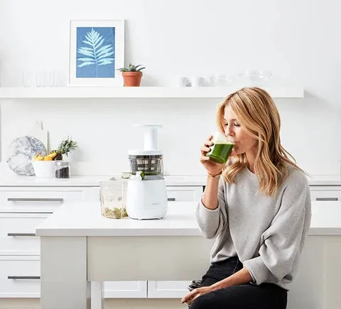 Is Juicing Healthy? Meet The Real Pros & Cons