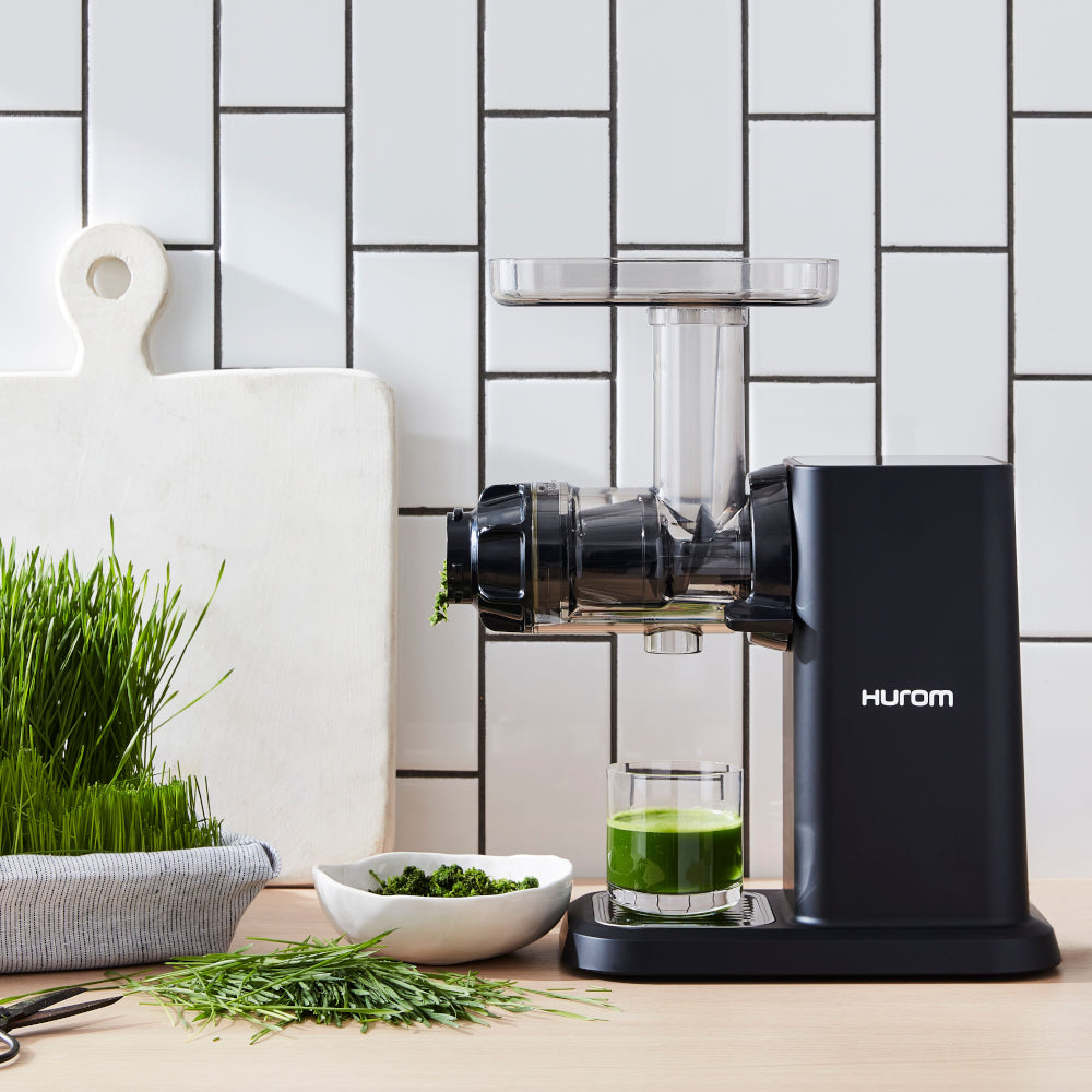 Celery & Greens Horizontal Slow Juicer
